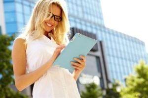 Έρευνα: Οι αισιόδοξες γυναίκες ζουν (πολύ) περισσότερο! Να τι πρέπει να κάνεις