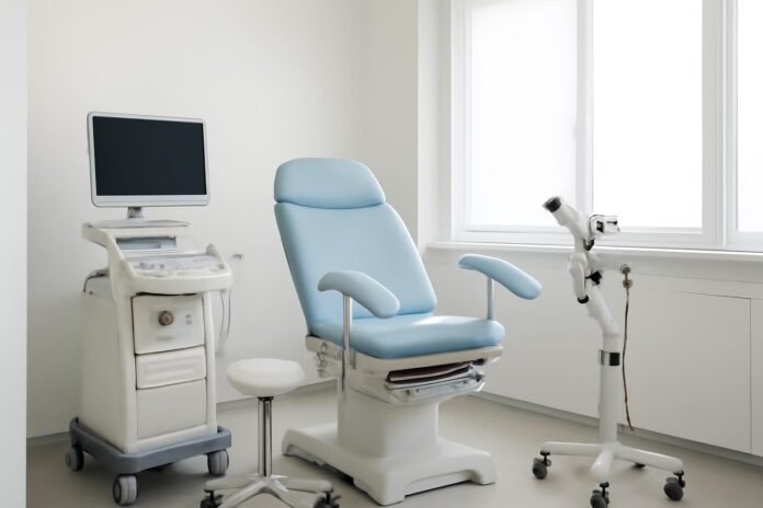 Διαγνωστική Δοκιμασία HPV: Σύγχρονες Μέθοδοι και Εξειδικευμένη Υποστήριξη στη Γλυφάδα Σύγχρονο γυναικολογικό ιατρείο με διαγνωστικό εξοπλισμό