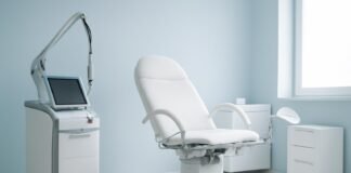 Σύγχρονο γυναικολογικό ιατρείο με σύγχρονο ιατρικό εξοπλισμό laser